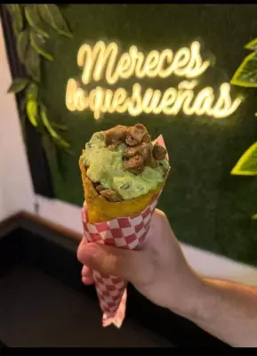 Cono de Chicharrón